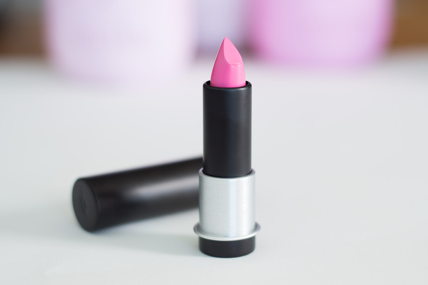make-up-forever-artist-rouge-lipstick-review-c205